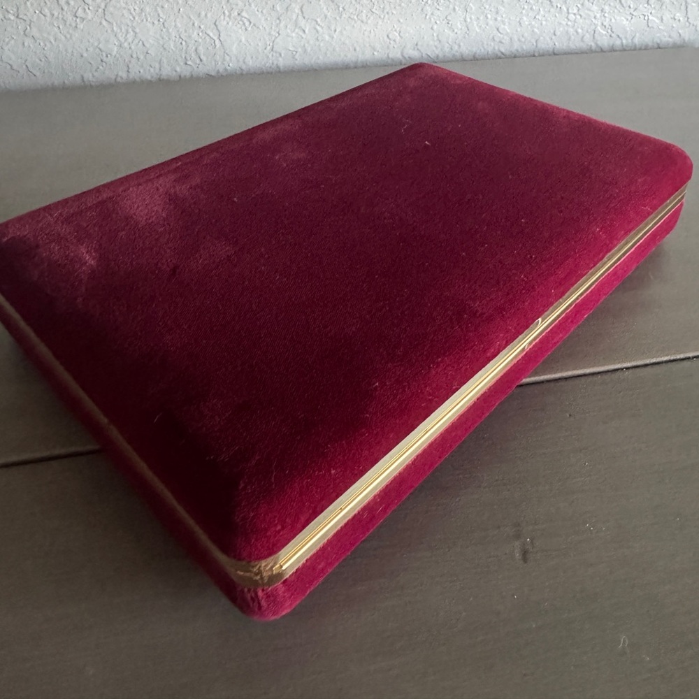 Red Velvet Jewelry Case